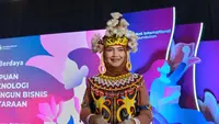 Kisah Outfit Multifungsi Berdayakan Para Perempuan Penyulam