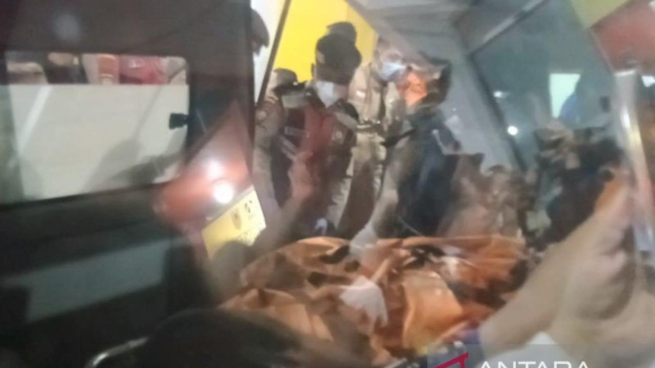8 Korban Helikopter Jatuh di Kalsel Tiba di DVI Polda, Proses Evakuasi Dramatis