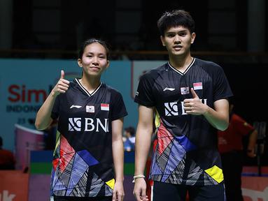 Indonesia hanya menyisakan dua wakilnya di babak perempatfinal turnamen bulu tangkis German Open 2022 yang akan berlangsung Jumat, (11/3/2022) di Westenergie Sporthalle, Muelheim, Jerman. Kedua wakil tersebut seluruhnya berasal dari sektor ganda campuran. (PBSI)