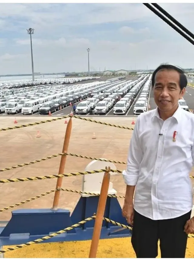 Presiden Joko Widodo meninjau ekspor dari pelabuhan Patimban (instagram @jokowi)