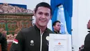 Lifter Indonesia Rizki Juniansyah resmi naik pangkat, dari letnan dua menjadi kapten TNI Angkatan Laut (AL) karena berprestasi di SEA Games 2025. (Foto: Muchlis Jr - BPMI Sekretariat Presiden)
