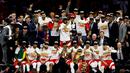 Para pebasket Toronto Raptors merayakan kemenangan sekaligus gelar juara NBA pertama mereka pada musim 2018-2019. (Getty Images/AFP/Lachlan Cunningham)