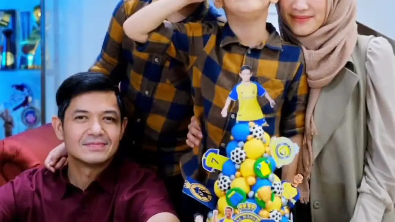 [Fimela] Perayaan ulang tahun anak Dude Harlino - Alyssa Soebandono