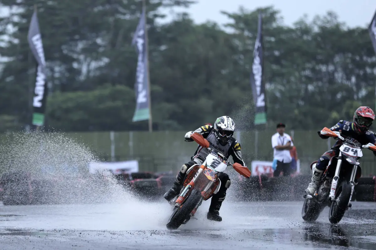 Eric Chia dan Richard Dibben di FIM Asia Championship 2016