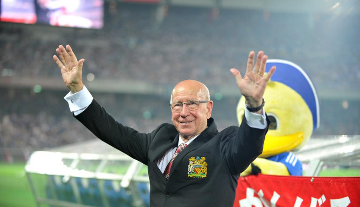 Legenda MU, Bobby Charlton, hanya berada di peringkat 6 daftar top skor MU di Liga Eropa dengan 22 gol. (AFP Photo/Kazuhiro Nogi)