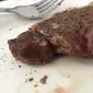 Hasilnya "cukup baik" walau tekstur steak "terlalu kering". (foto: Mashable/Imgur)