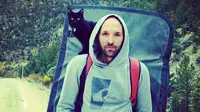 Millie kucing berwarna hitam jadi sahabat terbaik mendaki gunung.