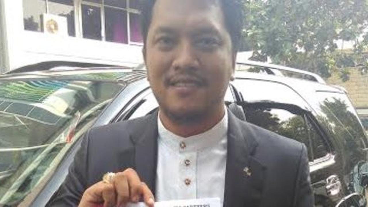 Kubu Ahmad Dhani akan berusaha keras agar Farhat Abbas ditahan