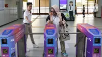 Kereta api ringan LRT Jabodebek resmi beroperasi dengan tarif sebulan pertama operasional sebesar Rp5.000 per orang untuk perjalanan jauh maupun dekat. (Liputan6.com/Herman Zakharia)