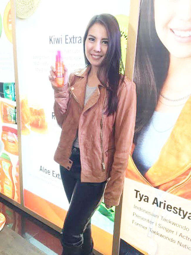 Tya Ariestya, pada peluncuran produk Makarizo Hair Energy | foto: copyright vemale/yuni