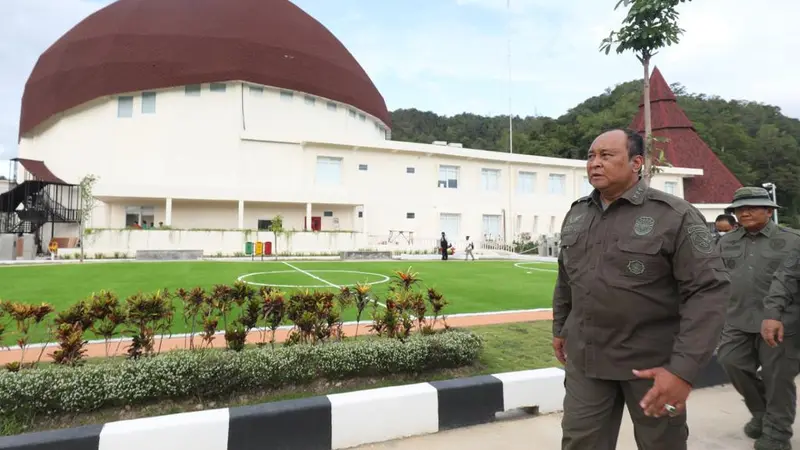 Wakil Kepala Badan Intelijen Negara (BIN), Letjen TNI (Purn) Teddy Lhaksmana Widya Kusuma meninjau persiapan peresmian gedung Papua Youth Creative Hub (PYCH) di Jayapura, Provinsi Papua, Selasa (28/2/2023) (Istimewa)