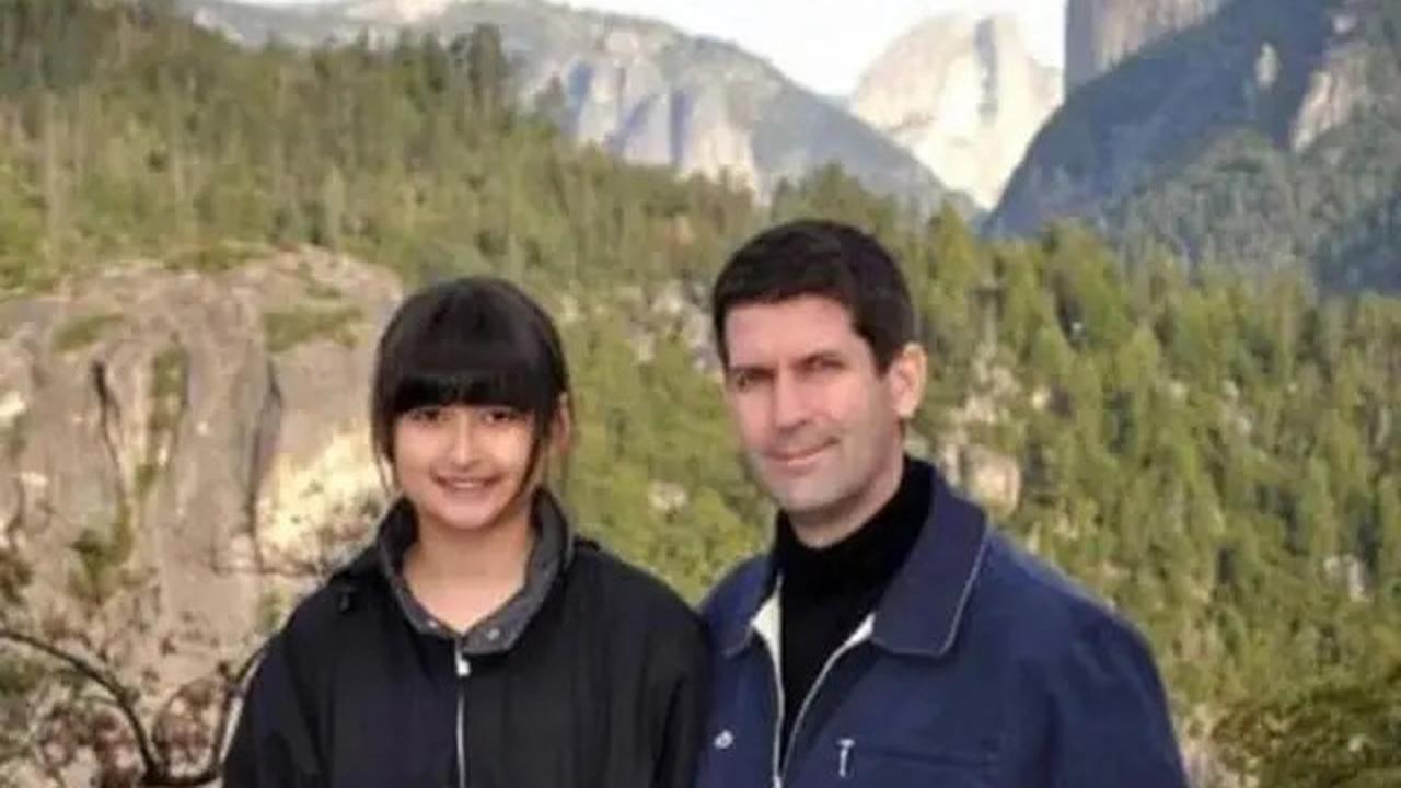 Potret Kedekatan Stephanie Poetri dan Ayahnya, Andrew Hollis Dougharty