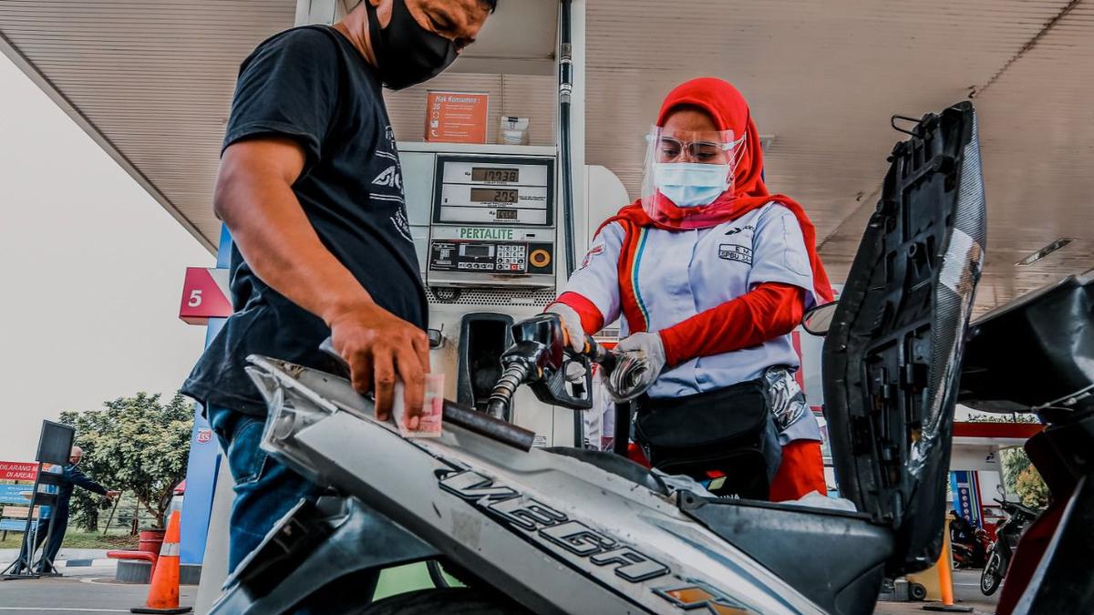 7 Cara Bertahan Hidup saat BBM Langka, Solusi Cerdas Hadapi Krisis Energi