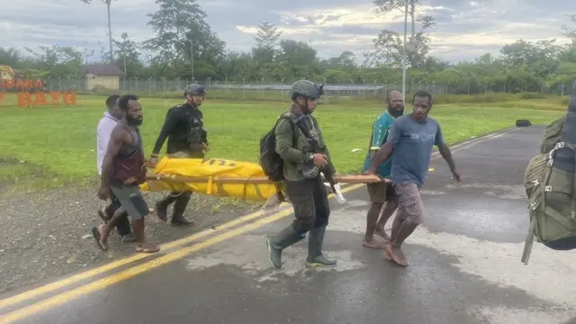 Jenazah pilot dan co pilot yang dievakuasi Kamis pagi (12/2/2026)