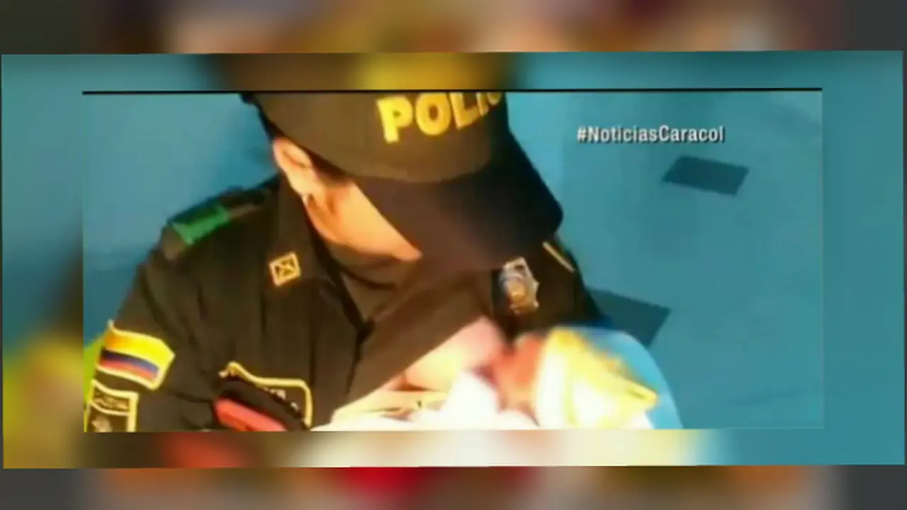 Polisi Kolombia Memberi