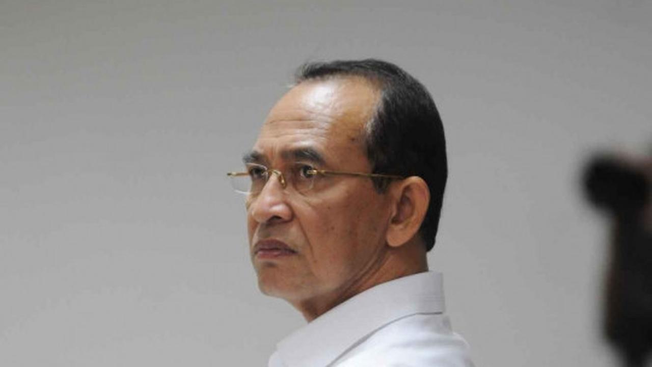 Berkemeja putih, terdakwa SDA jalani sidang putusan sela