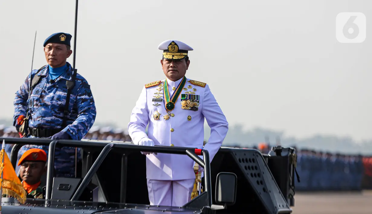 Terdapat 1.070 pilot dan crew demo udara, 397 prajurit untuk demo darat, dan 2. 227 personel pasukan upacara yang terlibat dalam peringatan HUT ke-77 TNI AU kali ini. (Liputan6.com/Faizal Fanani)