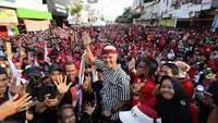Ganjar disambut sejumlah pendukungnya saat di Nganjuk Jawa Timur. (Istimewa)