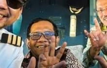 Mahfud MD Diajak Pilot Garuda Masuk Kokpit dan Salam 3 Jari, Ini Aturan Bagi Penumpang Pesawat