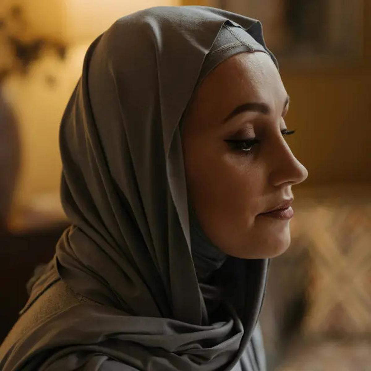 4 Kreasi Hijab Pashmina Terbaru yang Mudah dan Stylish!