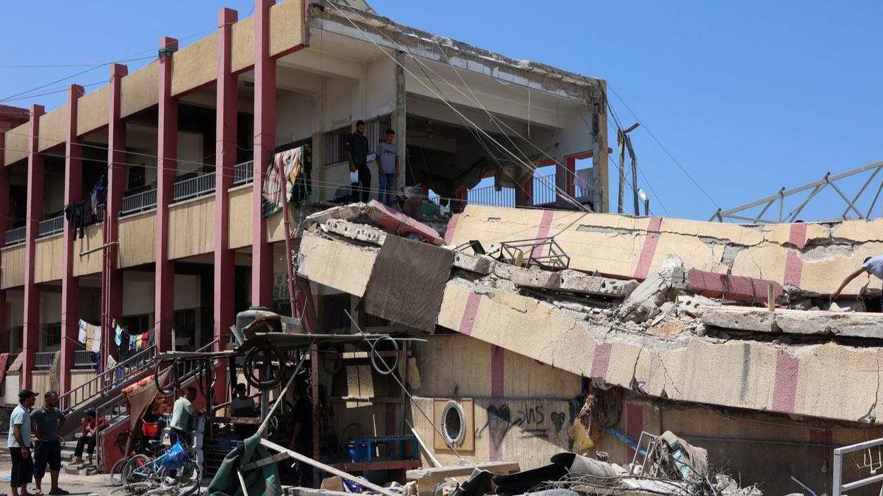 Pergi ke Toko buat Beli Makan Keluarganya, Anak 7 Tahun di Gaza Wafat Dibom Israel & Hanya Bisa Dikenali Sang Ayah dari Pakaiannya