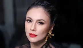Wulan Guritno dan Shaloom Razade Tampil Memukau dengan Gaya Kontras di FFI 2024. [@wulanguritno].