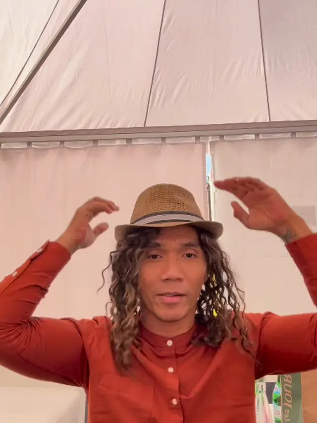 6 Potret Kaka Slank Pakai Wig Bikin Pangling