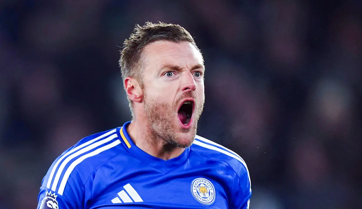 Jamie Vardy membuka skor di menit kedua. Bilal El Khannouss dan Patson Daka menambah gol di babak kedua, sementara West Ham hanya mampu mencetak satu gol lewat Niclas Fullkrug. (Mike Egerton/PA via AP)