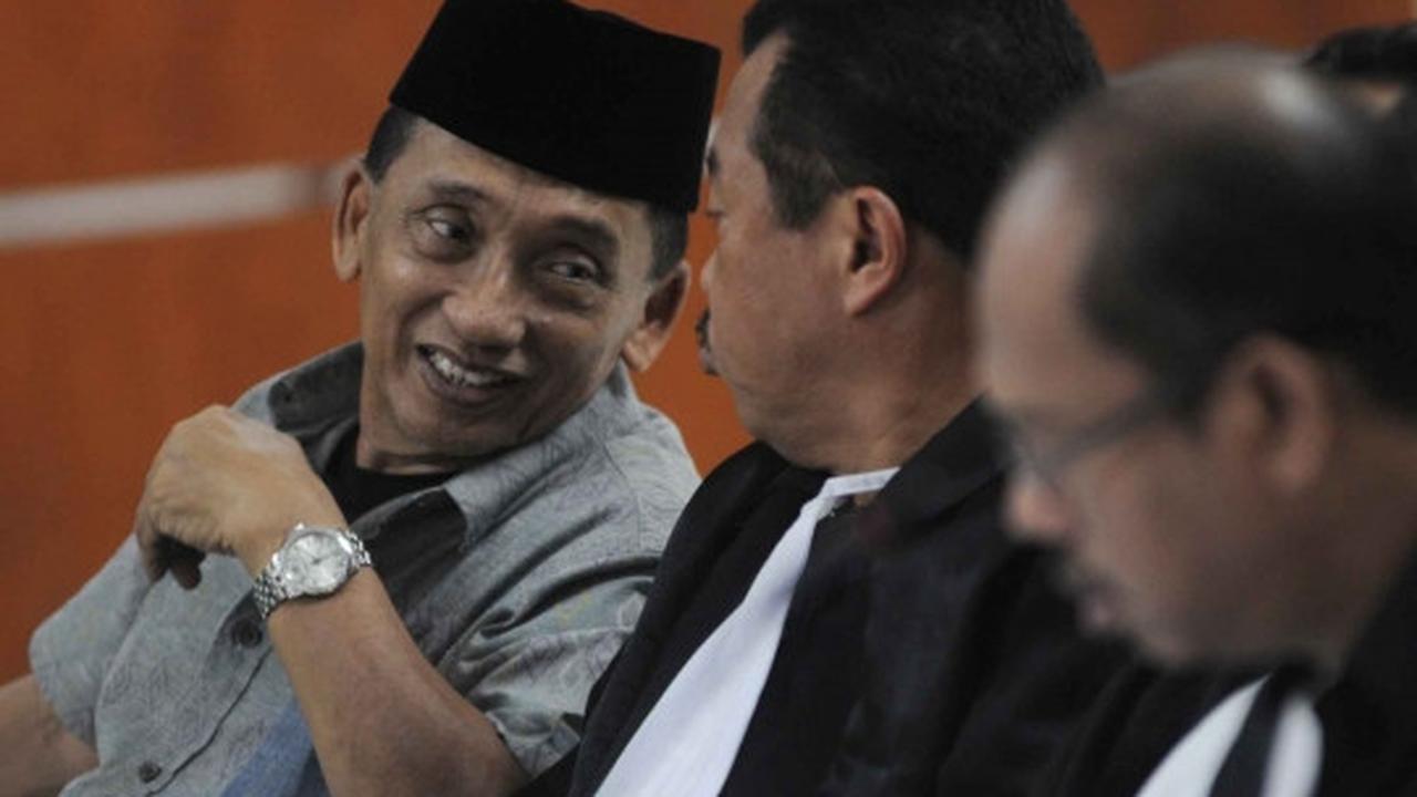 Fuad Amin Imron tetap jalani sidang meski tak enak badan