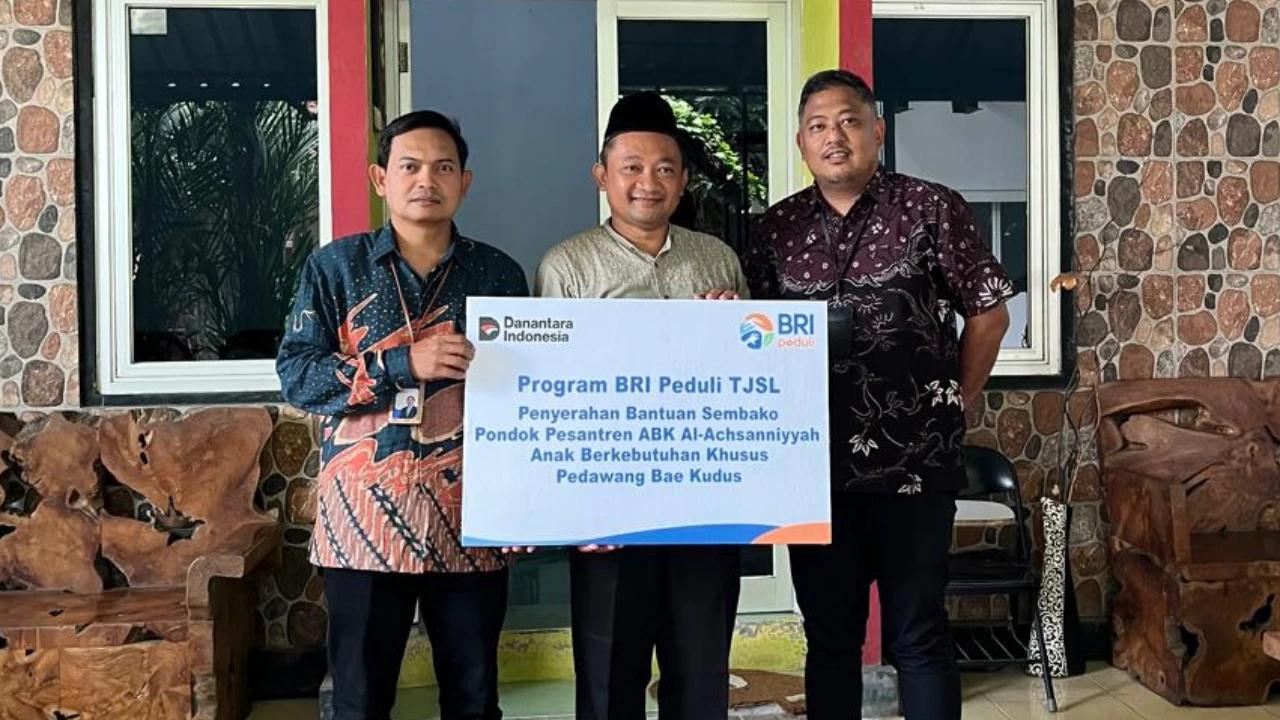 Peduli Sesama, BRI Salurkan Bantuan Sembako untuk Anak Berkebutuhan Khusus di Kudus