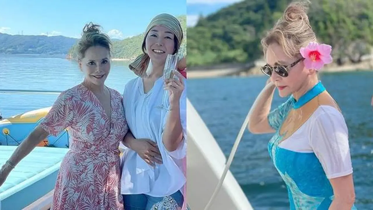 7 Potret Ratna Sari Dewi Liburan Naik Yacht Mewah di Usia 81 Ini Tampil Menawan