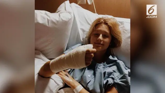 Kerap di-bully di sekolah, Courtney Whithorn menggigiti kukunya sebagai pelarian. Namun, akibat kebiasaan buruknya itu, ia harus merelakan ibu jarinya diamputasi karena terkena kanker langka.