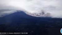 Potret Gunung Semeru saat Erupsi Hebat Selasa Petang, Kolom Abu Capai 3000 Meter