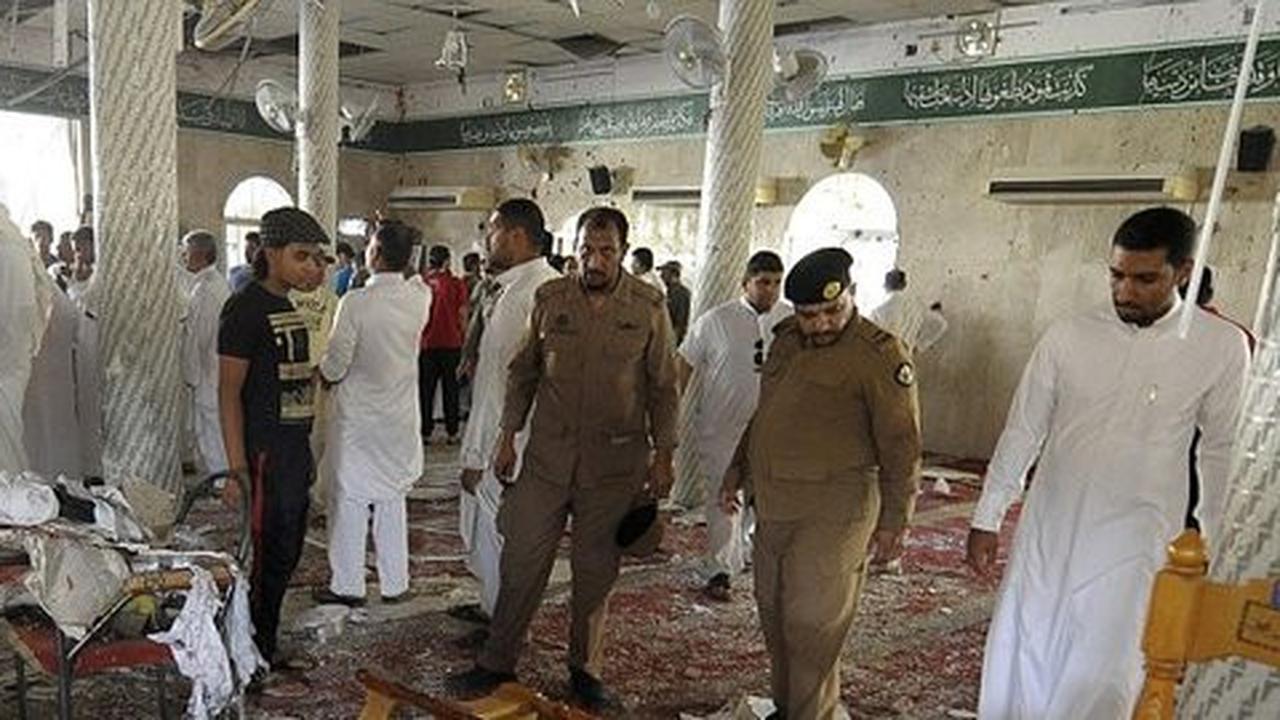 Bom bunuh diri ISIS saat salat jumat tewaskan 20 orang