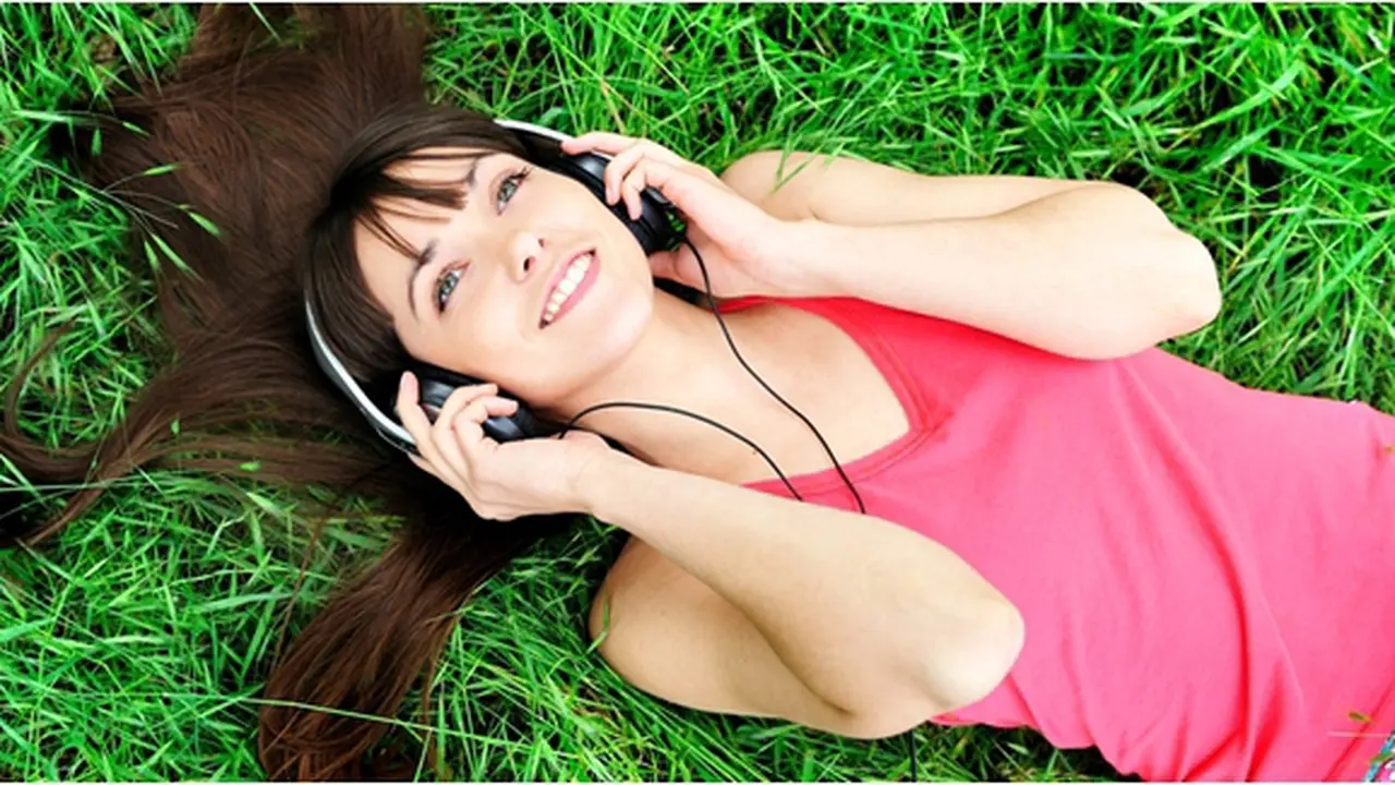 (C) shutterstock