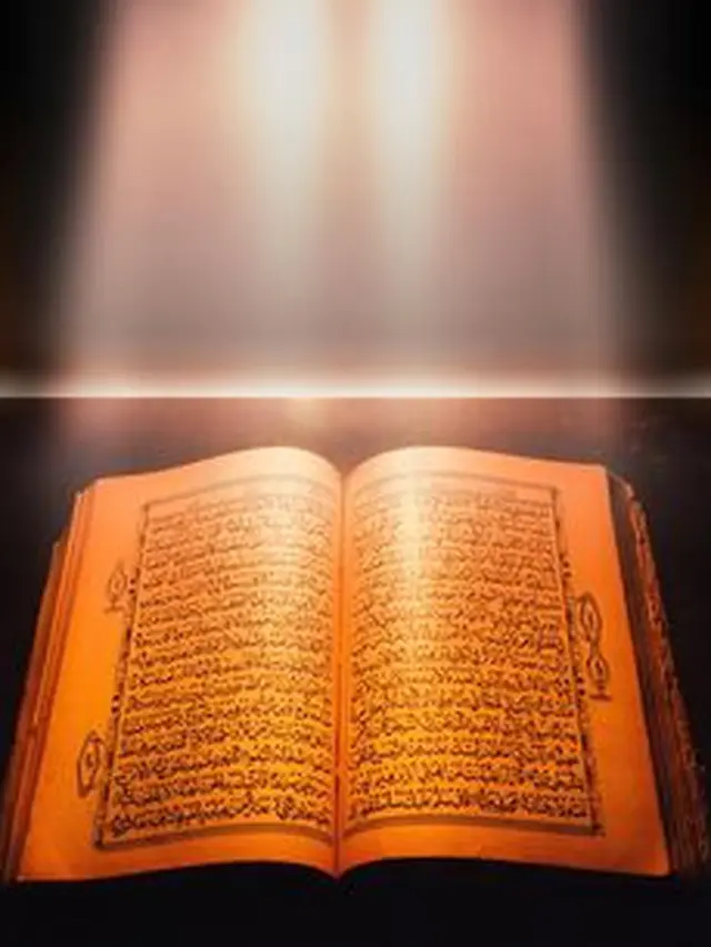Ilustrasi Al-Qur’an (Sumber: Dreamstime.com)