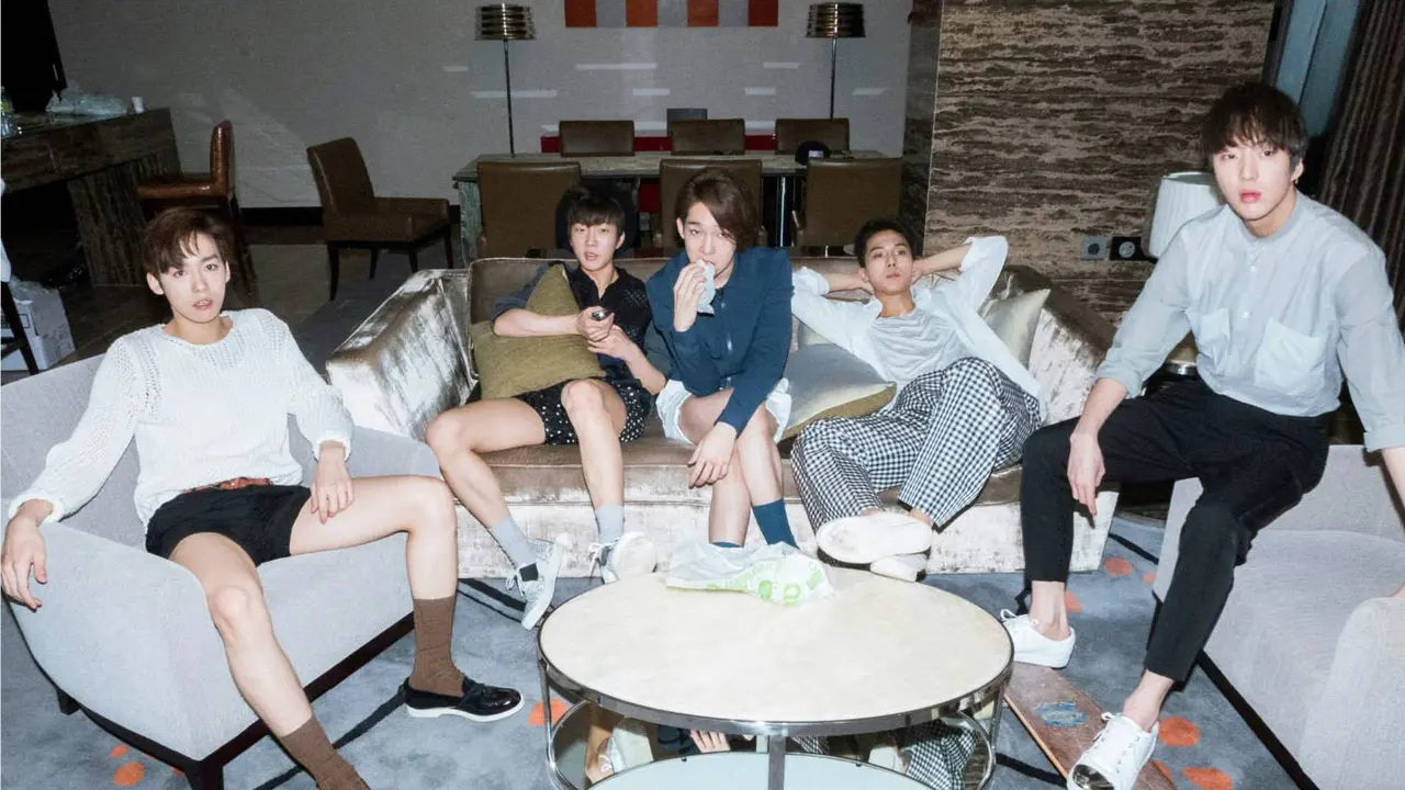 WINNER Ekspos Kemampuan Vokal dengan Nyanyi Akustik