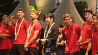 Momen Pemain Naturalisasi dan Keturunan Timnas Indonesia Mendadak Jadi Wong Jowo: Gunakan Belangkon sampai Nyanyi Lagu Bunda Corla