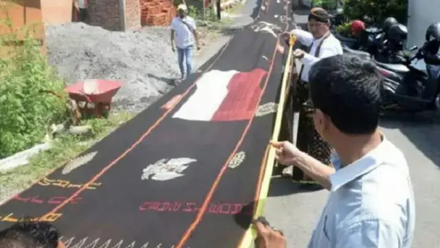 Rekor Tenun Ikat