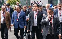 VIDEO: Gaya Necis Hotman Hingga Yusril Tim Hukum Prabowo, Sepatu Siapa Paling Keren?