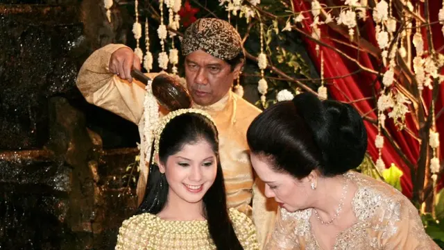 6 Potret Lawas Pernikahan Annisa Pohan dan AHY, Prosesi Pedang Pora Baru Terungkap