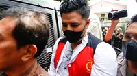 Ammar Zoni menjalani sidang perdana kasus dugaan penyalahgunaan narkoba di Pengadilan Negeri Jakarta Selatan