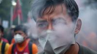 Paparan Gas Air Mata Saat Demo, Apa Bisa Picu Disabilitas Netra? Foto dibuat oleh AI.