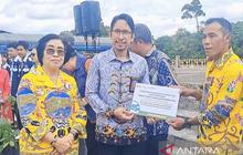 Fakta Unik Wakil Bupati Perempuan Pertama Gumas Salurkan Bantuan Alat Pascapanen Petani Gumas, Cegah Kerugian Hasil Panen!