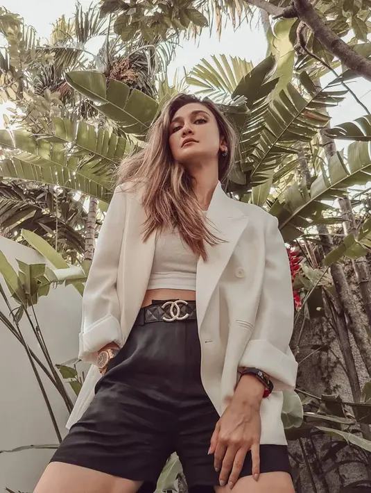 (Instagram/lunamaya)