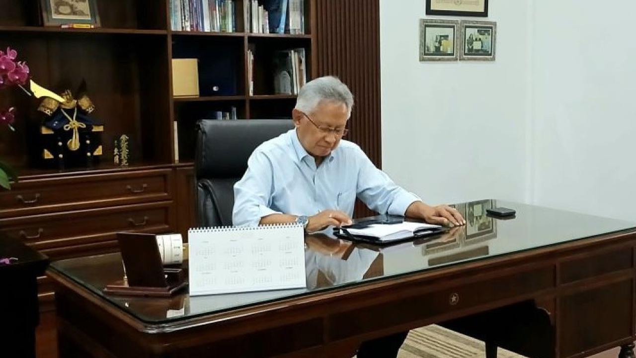 VIDEO: Cerita di Balik Damai Menteri Satryo-ASN Heni Usai Demo Panas, Benarkah Ditampar?