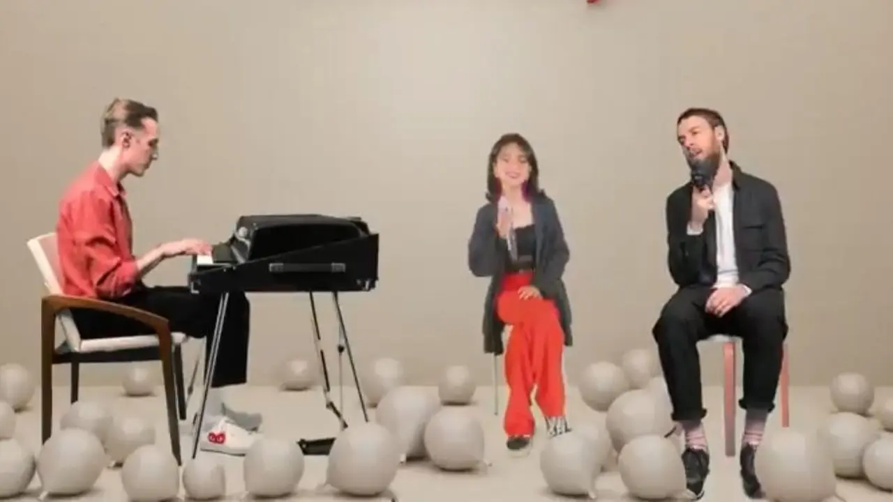 Rahmania Astrini dan Honne