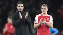 Selebrasi pelatih Arsenal, Mikel Arteta (kiri) bersama Leandro Trossard merayakan kemenangan 2-0 atas Luton Town setelah berakhirnya laga pekan ke-31 Premier League 2023/2024 di Emirates Stadium, London, Rabu (3/4/2024) malam. (AP Photo/Frank Augstein)