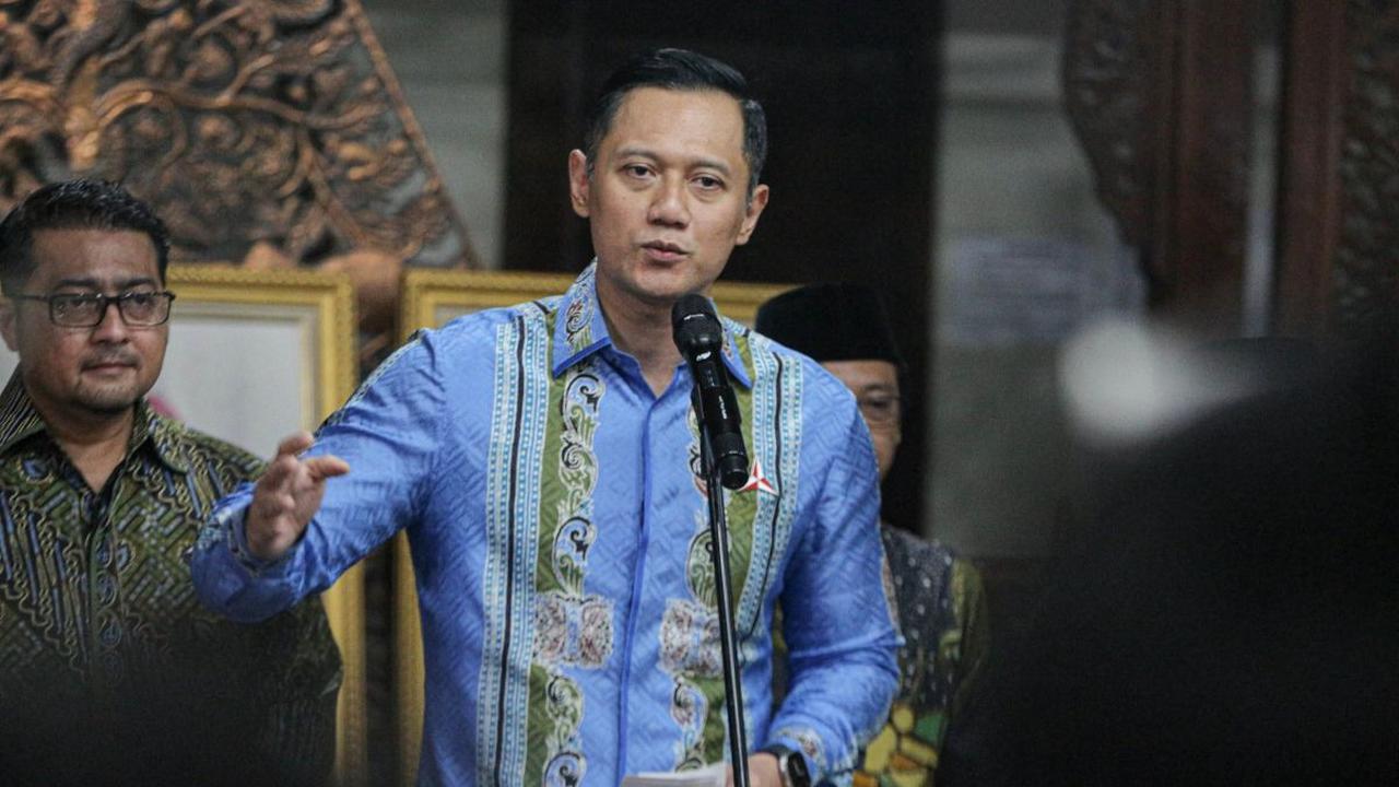 Menurutnya, Demokrat punya sejarah panjang dengan Golkar pada era pemerintahan Presiden ke-6 RI Susilo Bambang Yudhoyono.&nbsp;<br>