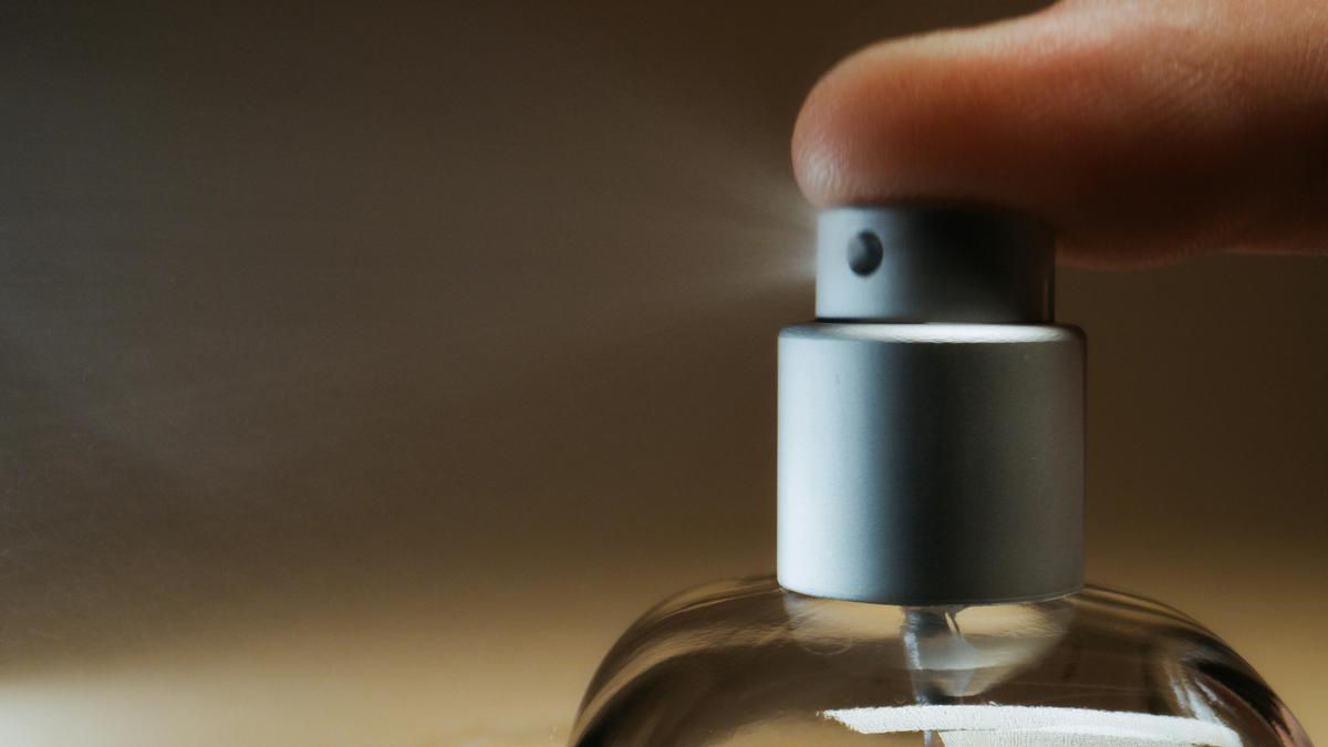 Fungsi Alkohol pada Parfum, Tak Sekedar Bahan Tambahan